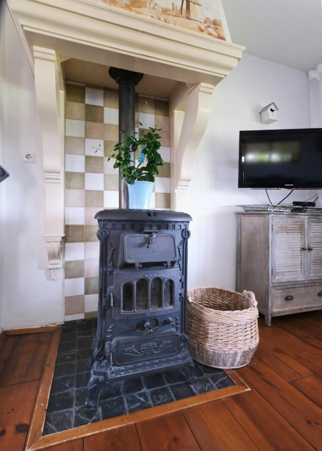 Idyllisch En Knus Huisje Met Prachtige Veranda. Oterleek Esterno foto